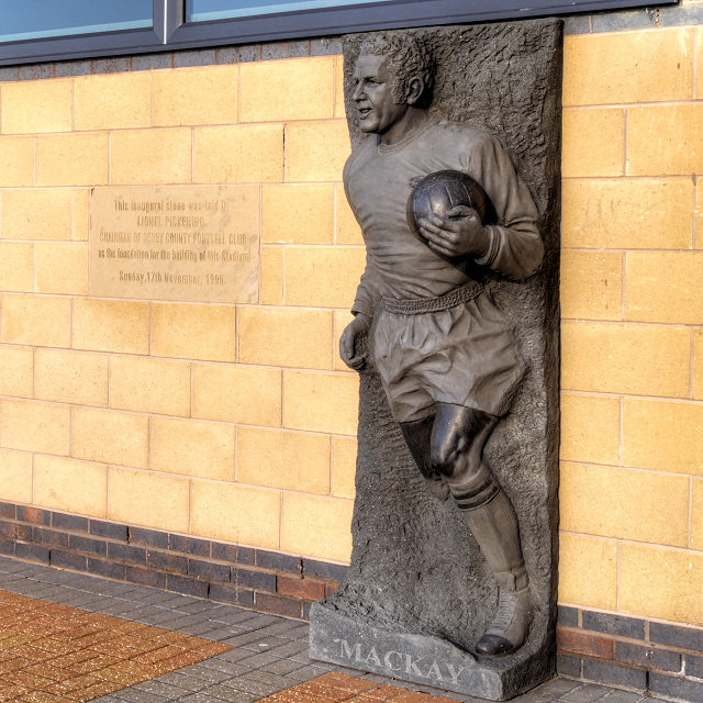 Dave Mackay memorial statue at Derby County