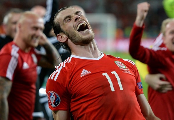 gareth bale at Euro 2016 playing for Wales