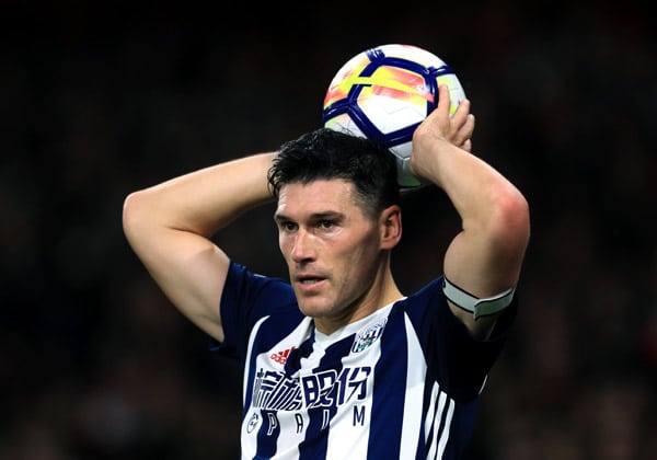 Gareth Barry takes a throw