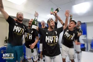 juventus celebrate in the locker room