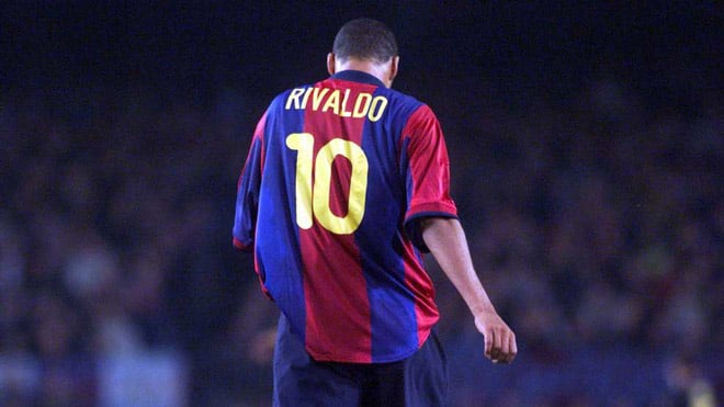 Rivaldo playing for Barcelona