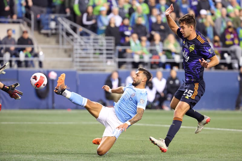new york in action against Seattle Sounders