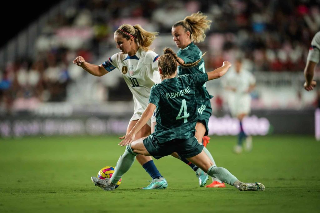 usa women in action against Germany