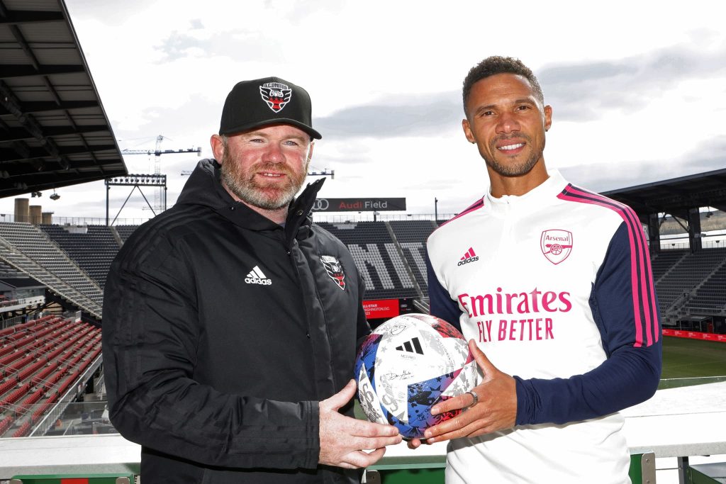 wayne rooney and kieran Gibbs of arsenal