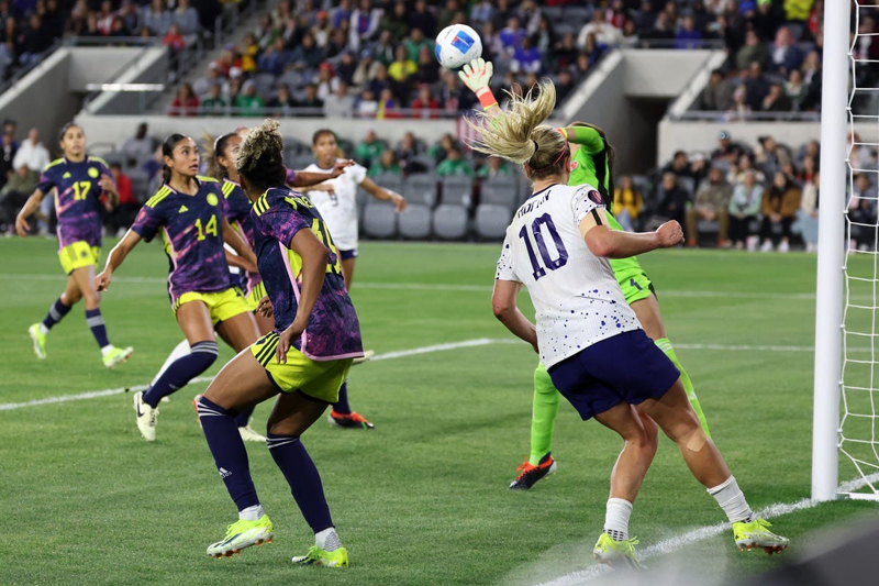 Lindsay Horan of uswnt against colombia