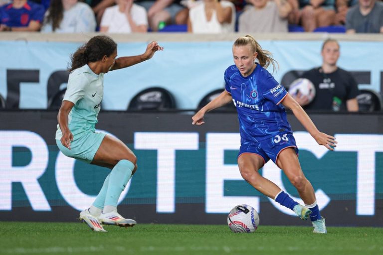 Chelsea’s Agnes Beever-Jones playing against Gotham fc